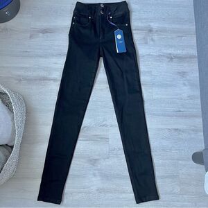 STUDIO F Colombian butt lifting jeans in Size 00
